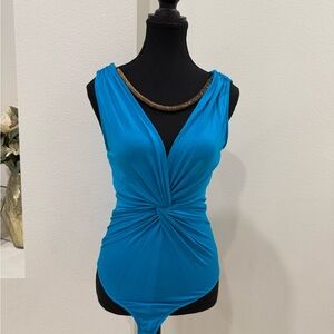 Marciano Twisted V-Neck Sleeveless Bodysuit in Bright Teal